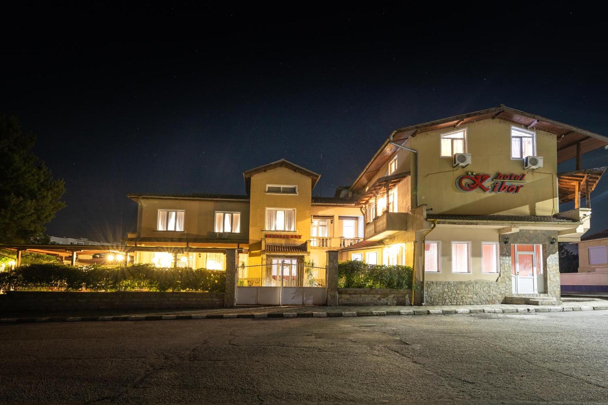 Hotel Kibor Gulubovo  외부 사진